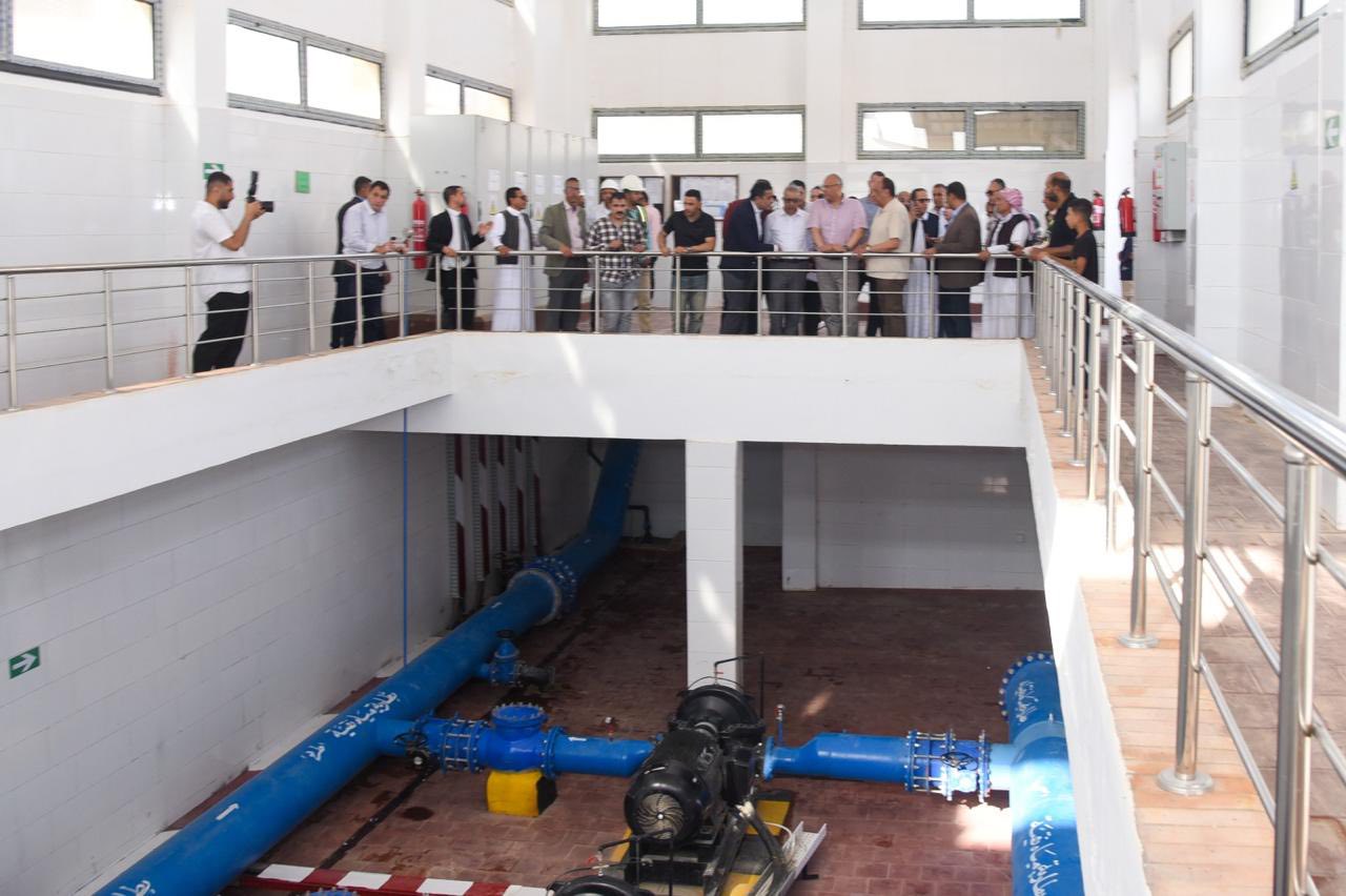 بالفيديو المهندس السيد ريان يستقبل محافظ الإسكندرية خلال تفقد مشروع محطة رافع مياه “حياة كريمة” ببرج العرب …